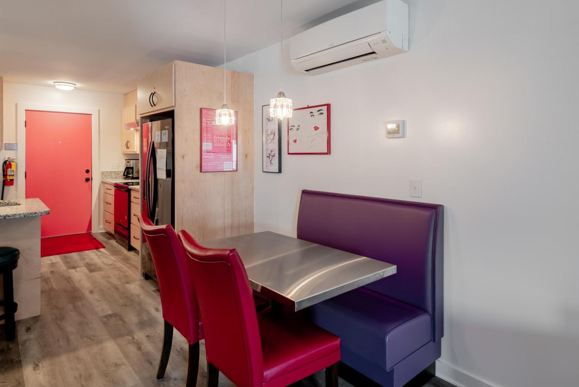 Folly Vacation Perfect Purple Palace Apt A Folly Beach Bagian luar foto